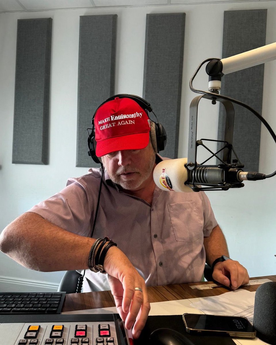 Looking MEGA <a href="/SouthEastRadio/">South East Radio</a>