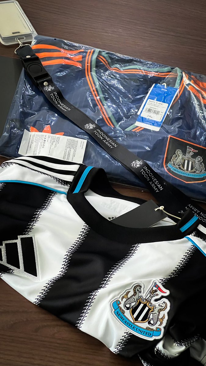 ada, ini keduanya XXL