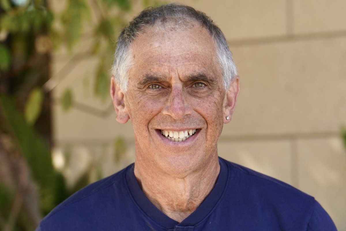 Russ Altman has been working on AI since the 1980s.
In a Q&amp;A, he shares why he welcomes it in class (with disclosure), avoids it for rec letters, and sees both promise and peril ahead—especially for a generation learning to think in an #AI-saturated world. loom.ly/ZpfIpfA