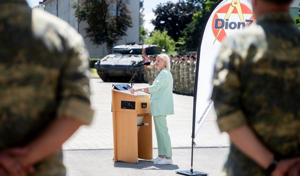 Eine gute Infrastruktur ist die Grundlage für effiziente Landesverteidigung. Gestern durfte in ich OÖ das neue Kommando- und Wirtschaftsgebäude des Panzergrenadierbataillons 13 übergeben. #missionvorwärts
krone.at/3829820