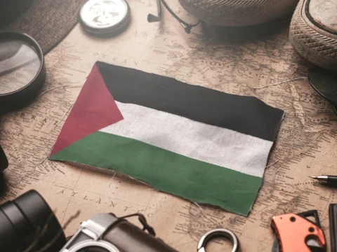 Hamas mensyaratkan gencatan senjata berlaku selamanya dan Israel menarik seluruh pasukannya dari Gaza. Selain itu, mereka menolaknya. nu.or.id/internasional/…