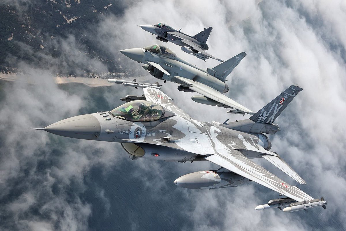 NATO_AIRCOM's tweet image. Air Policing detachments are on Quick Reaction Alert 24/7/365
🇬🇧 in 🇵🇱
🇵🇹 in 🇪🇪
🇵🇱🇷🇴in 🇱🇹
🇮🇹in 🇷🇴
Safeguarding the integrity of NATO airspace is a permanent peacetime task contributing to NATO’s collective defence