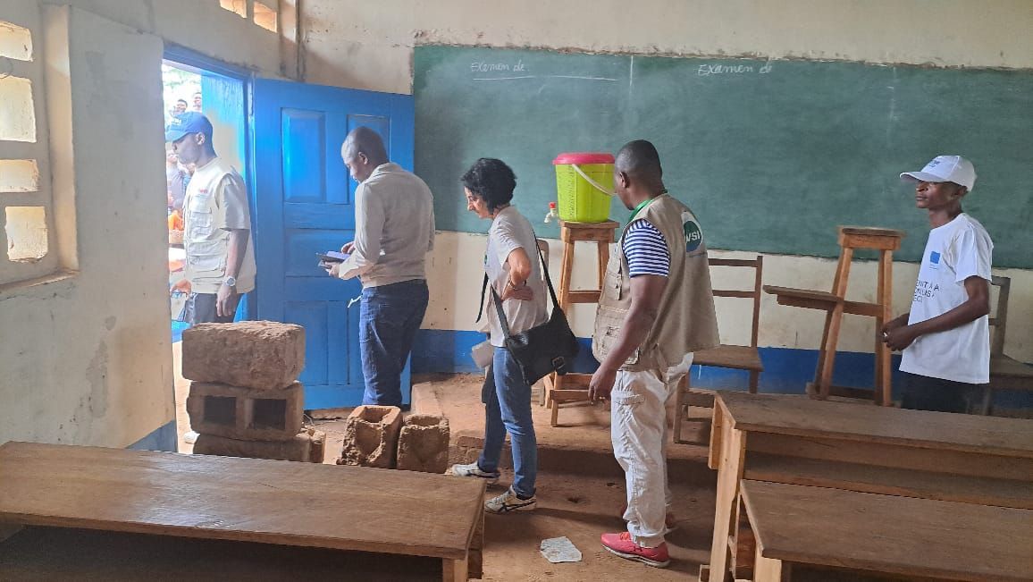 avsi_drcongo's tweet image. #KasaïCentral,@FondazioneAVSI poursuit son action en faveur d'une éducation inclusive. @MiriamRuscio & @BriceMebieb ont visité le site du projet EDU’KAS pour suivre les avancées,écouter la communauté.
Apprendre du terrain guide notre impact.@aides_rdc @TpoRdc @E4Impact @UEenRDC