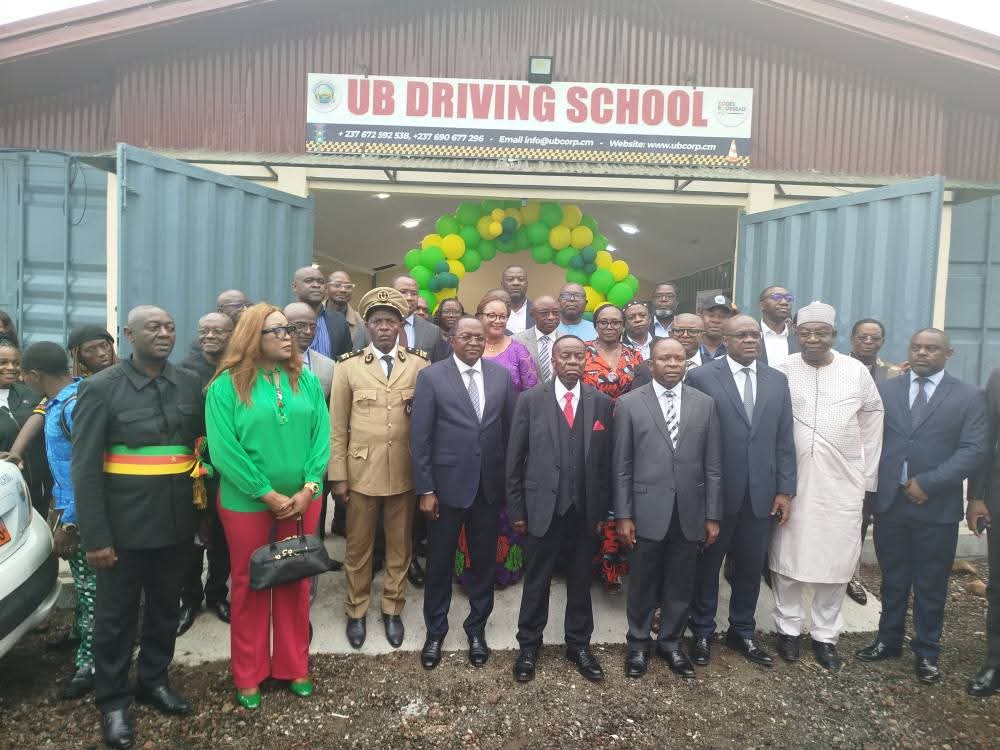 TheCameroonianZ's tweet photo. Inauguration de l'auto-école de l'Université de Buea.

#Cameroon https://t.co/On85w80vQB