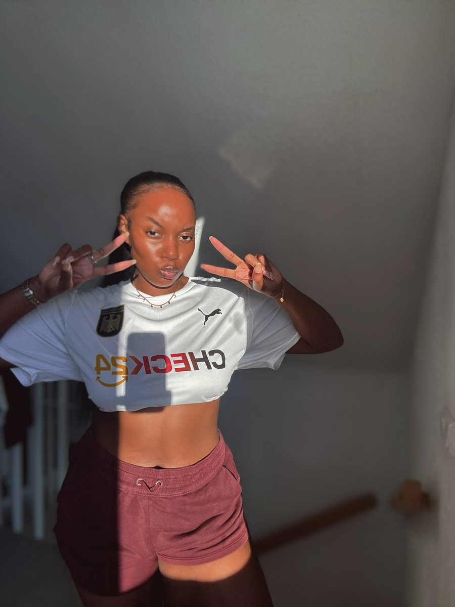 Mwasuze mutya , Guten Morgen , Good morning ☀️ 
I’m my own gym motivation this morning… nvude wala

-
#gymmotivation #transformation #ugandan #Munamasaka