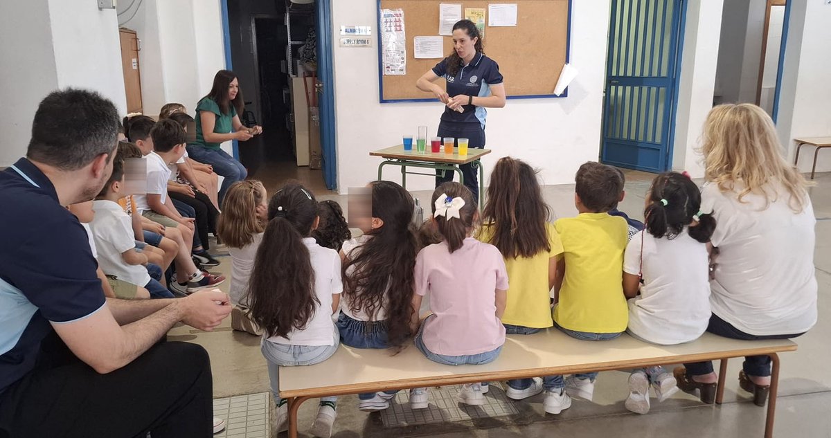 La Escuela de la Ciencia UJA ha llegado este año a 1.894 escolares de entre 4 y 12 años de 60 centros educativos de la provincia

diariodigital.ujaen.es/formacion/la-e…