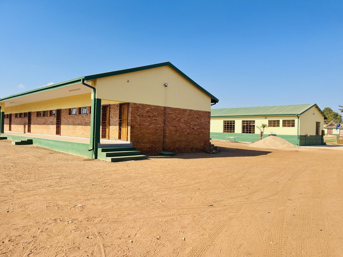 EFFward11's tweet image. ♦️SITE VISIT♦️
Ward Cllr Mafia Fane attended the partial handover of Block-2 building yesterday at the Hoyi Primary School where there’s a major revamping of old existing school infrastructure.
Hoyi Primary School is one of the oldest schools after Majembeni Primary that has…