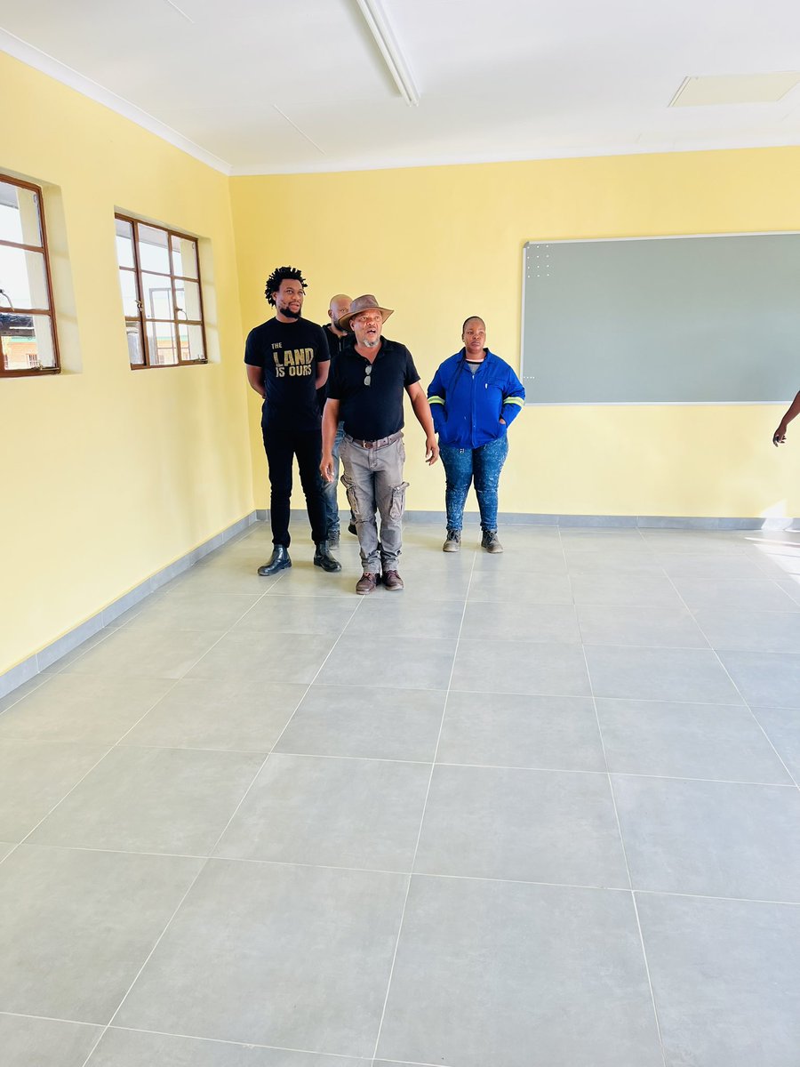 EFFward11's tweet image. ♦️SITE VISIT♦️
Ward Cllr Mafia Fane attended the partial handover of Block-2 building yesterday at the Hoyi Primary School where there’s a major revamping of old existing school infrastructure.
Hoyi Primary School is one of the oldest schools after Majembeni Primary that has…