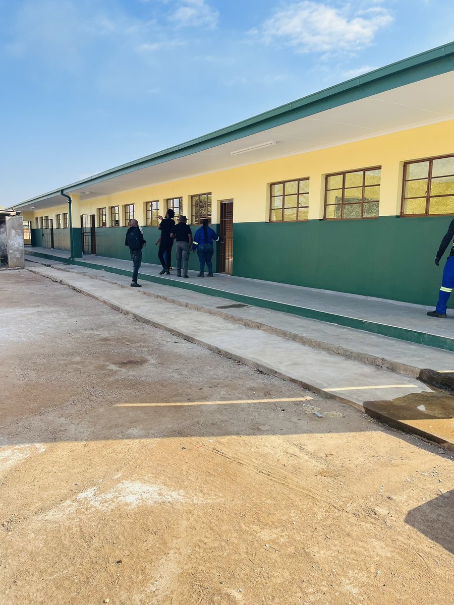 EFFward11's tweet image. ♦️SITE VISIT♦️
Ward Cllr Mafia Fane attended the partial handover of Block-2 building yesterday at the Hoyi Primary School where there’s a major revamping of old existing school infrastructure.
Hoyi Primary School is one of the oldest schools after Majembeni Primary that has…