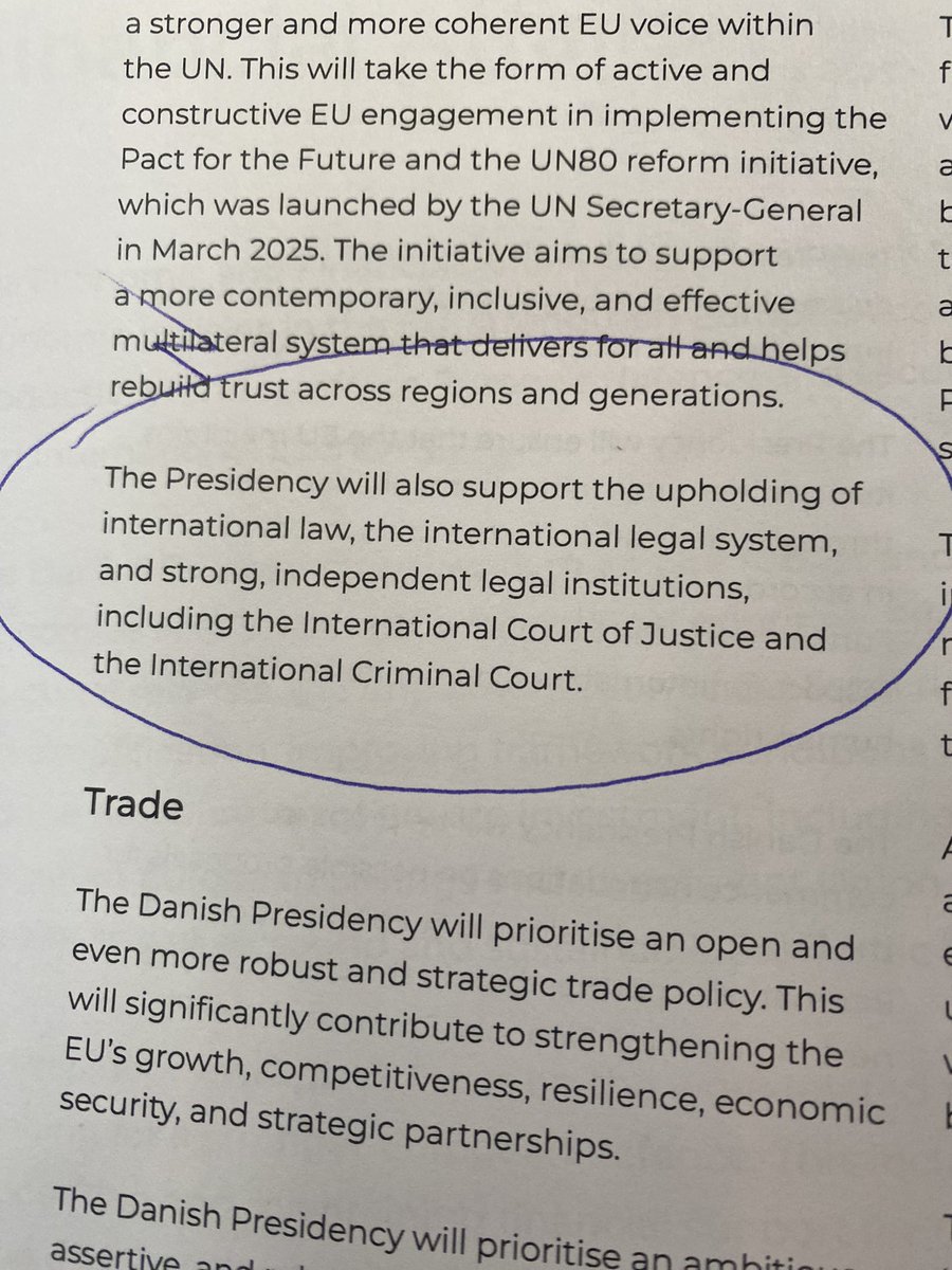 Ditte Brasso (@dittebrasso) on Twitter photo HOV ‼️
Hvor er #Menneskerettighedsdomstolen ?!?
🇩🇰 vil under 🇪🇺-formandskabet støtte international ret - men har glemt menneskerettighedsdomstolen
Læser *ikke* som en “honest broker”
<a href="/thinkeuropa/">Tænketanken EUROPA</a> <a href="/eu2025dk/">Danish Presidency of the Council of the EU 2025</a> #eudk <a href="/ECHR_CEDH/">ECHR CEDH</a> HOV ‼️
Hvor er #Menneskerettighedsdomstolen ?!?
🇩🇰 vil under 🇪🇺-formandskabet støtte international ret - men har glemt menneskerettighedsdomstolen
Læser *ikke* som en “honest broker”
<a href="/thinkeuropa/">Tænketanken EUROPA</a> <a href="/eu2025dk/">Danish Presidency of the Council of the EU 2025</a> #eudk <a href="/ECHR_CEDH/">ECHR CEDH</a>