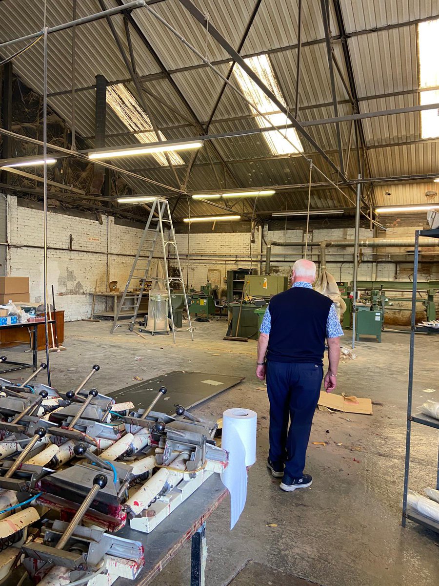 Screenstretch's tweet image. And that’s a wrap! 
Thank you so much everyone, it’s been a blast seeing all your creative endeavours over the years using our screen printing supplies. 
Hasta la vista babies ❤️
Lots of love for the future 
Keith and Jane