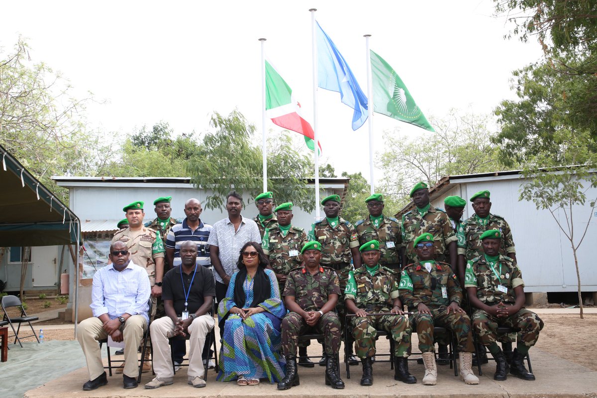 aussom_'s tweet image. Ciidamada Burundi ee ka tirsan #AUSSOM ayaa Talaadadii Garoonka Diyaaradaha ee Jowhar ee Qaybta 5-aad ku xusay Maalinta 63-guurada Xorriyadda dalkooda.
S/Gaas Peter Kimani Muteti, oo ah Ku Xigeenka Taliyaha Ciidanka AUSSOM ee qaabbilsan Taageerada & Saadka, ayaa ammaanay sida…