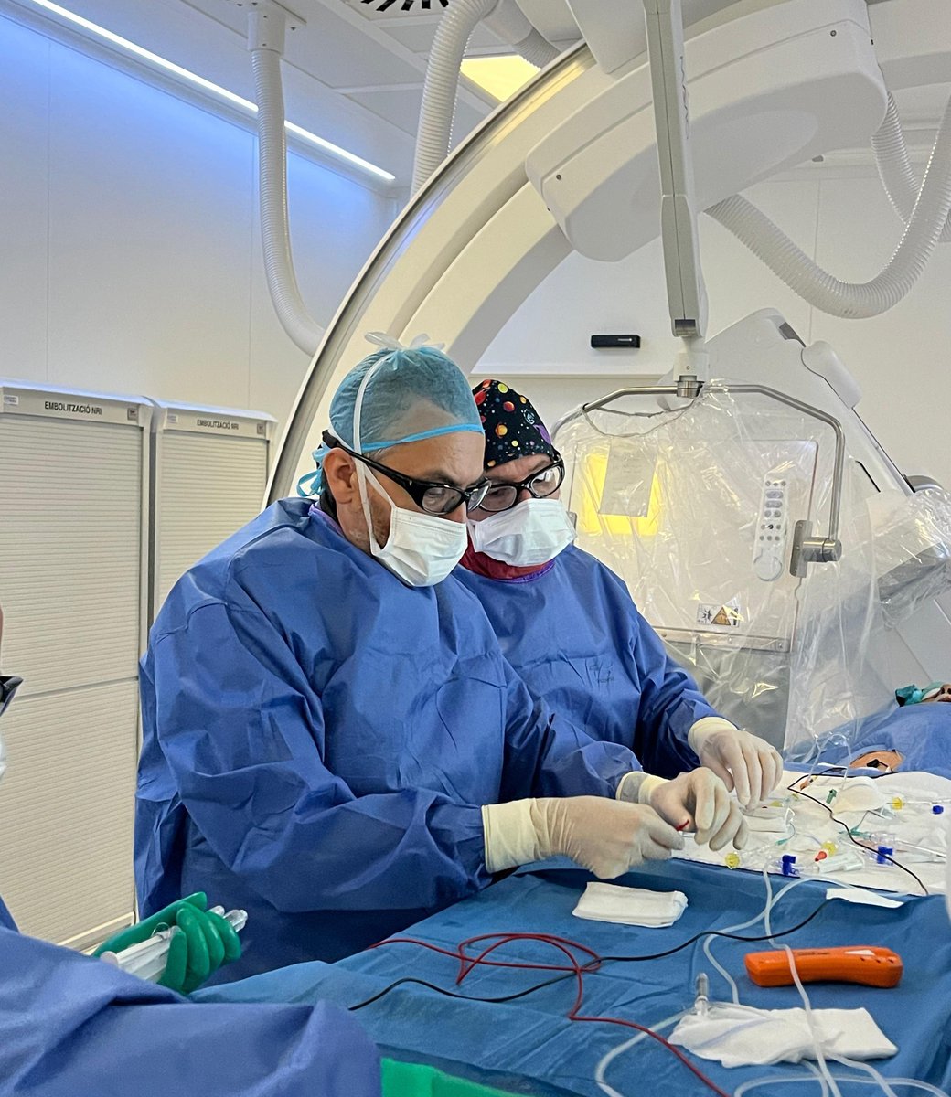 🥼Professionals de Neuroradiologia Intervencionista imparteixen un curs d'abast nacional sobre Neqstent, un nou dispositiu de tractament endovascular, de #Stryker

👌🏼Han format en el seu ús segur i efectiu, els procediments on s'utilitza i els tractaments per a què s'indica.
