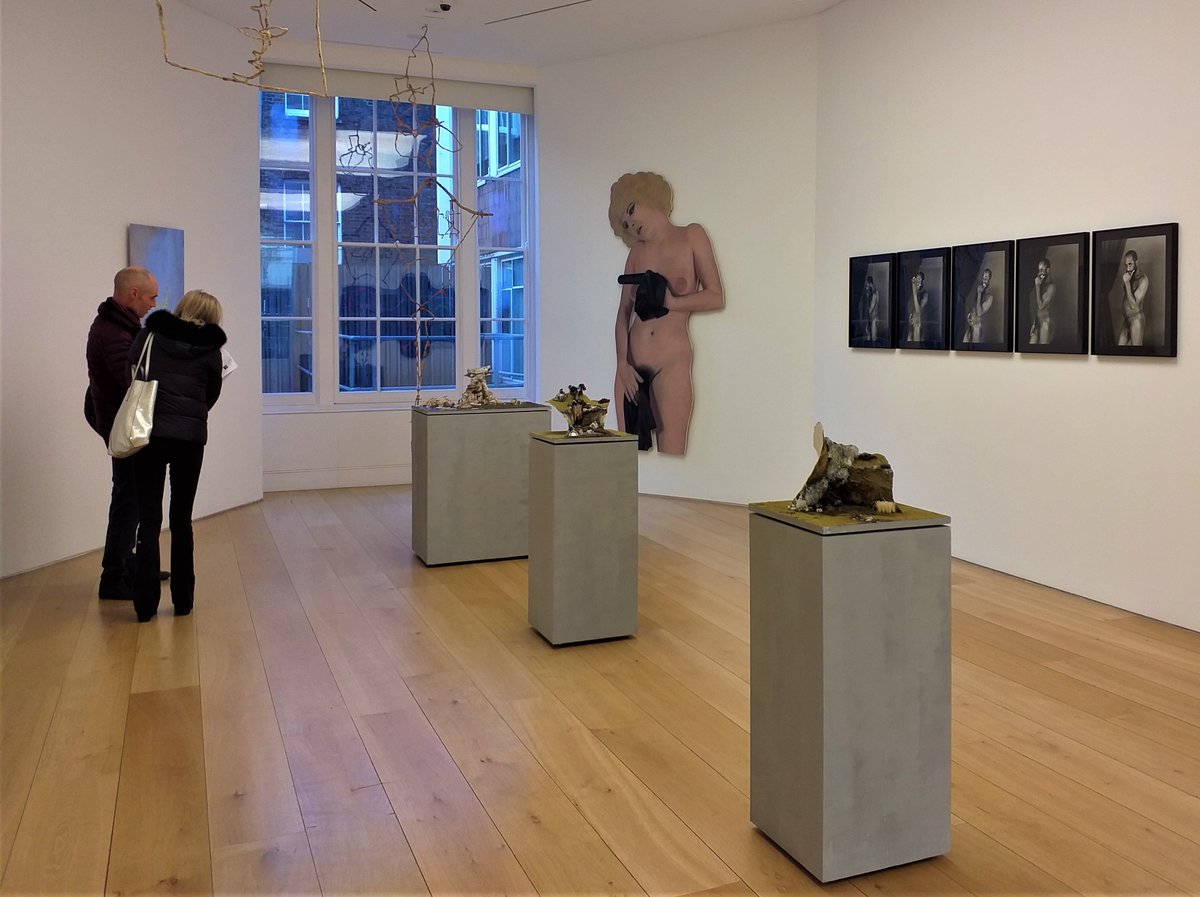 nicholas_sack's tweet image. Figures at an exhibition
Marlborough Gallery: Lapsus Calami, 2024
#sculpture #photographs #collage #Marlborough #exhibition #gallery #show #streetphotography #woman #man #figures #visitors #viewers #spectators #London #Mayfair #LapsusCalami