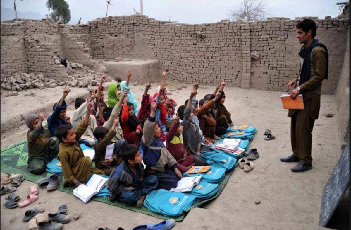 ItsSheherBano's tweet photo. Science Gaari is changing lives by bringing real science to rural children in Balochistan. Let’s support this incredible student-led effort. Your vote can help them reach more schools and inspire more futures. Vote now at https://t.co/0t6JMdslLb
#QuettaKiScienceGaari https://t.co/sVWJ4kBboV