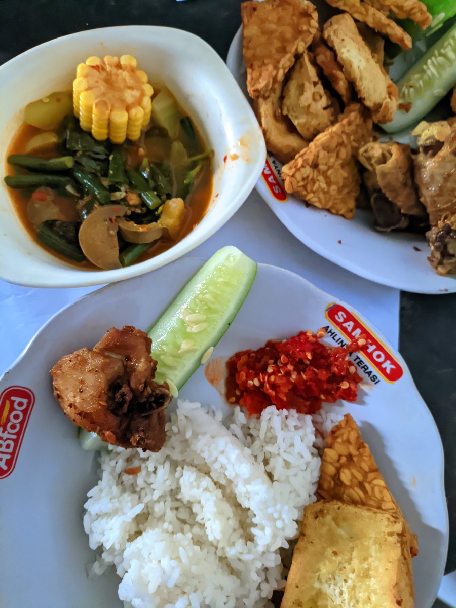 Siang-siang sayur asem sambel dadak nyamnyam