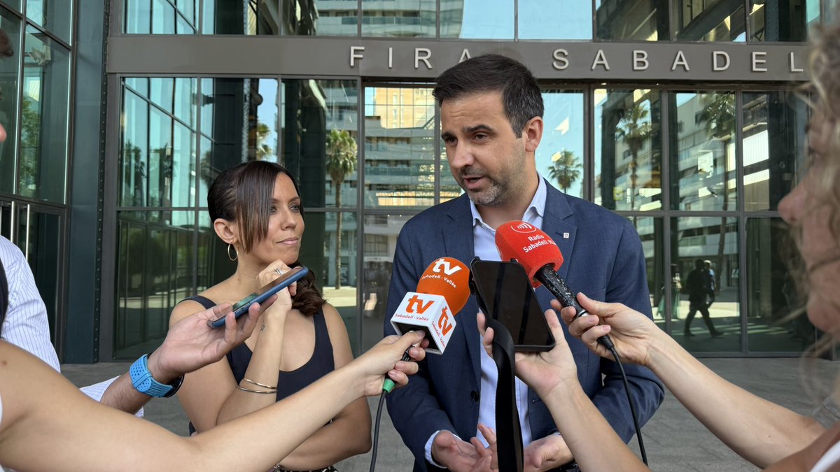 #ARA🔸 #Sabadell acull una nova sessió de la gira territorial del Departament d’Empresa i Treball per explicar el nou Pla FUE 2025-2028

📍L'alcaldessa, Marta Farrés, i  el secretari  del Departament d’Empresa i Treball, Pol Gibert, obren la jornada 

🔁 Objectiu: simplificar