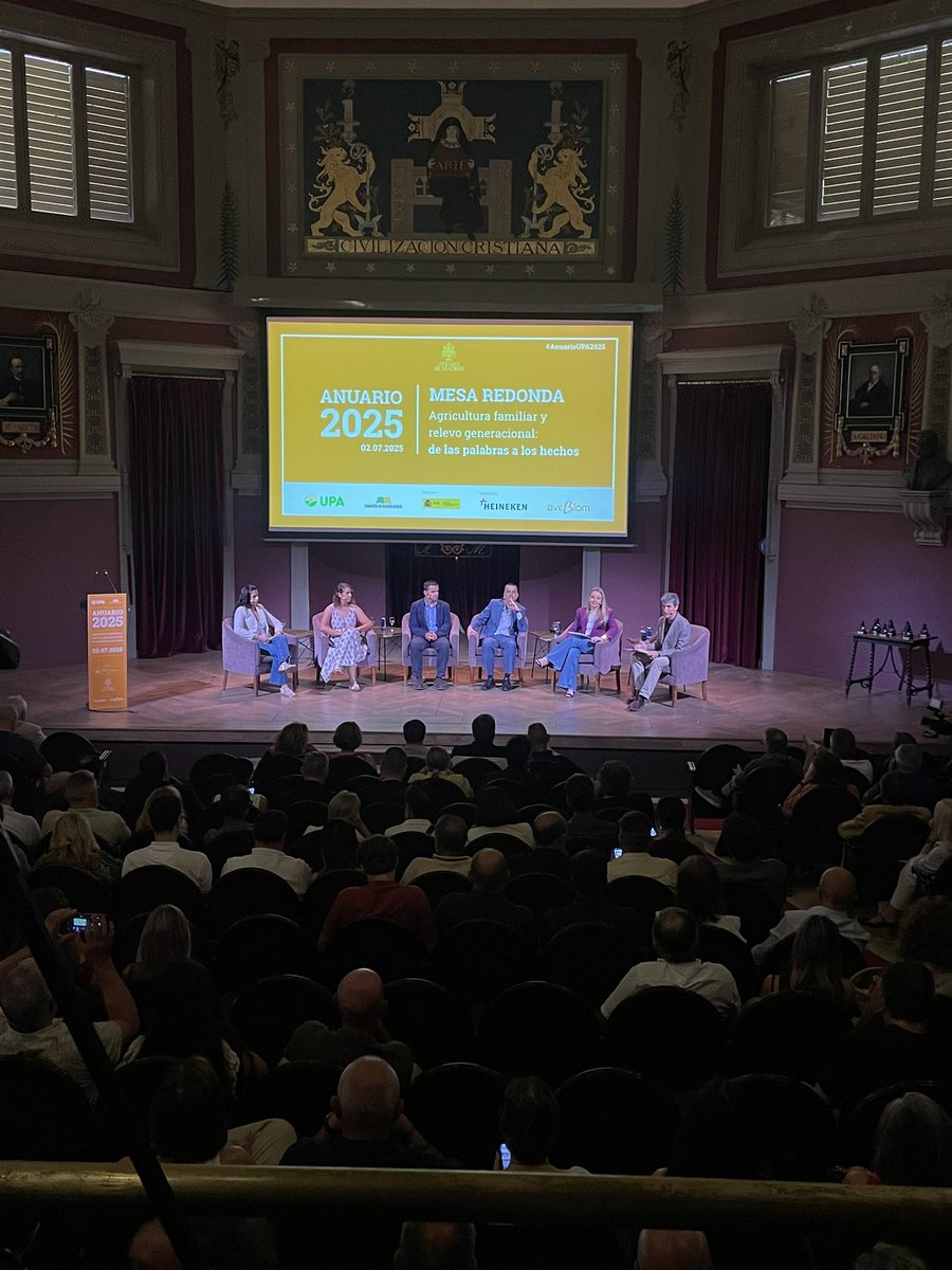👩🏻‍🌾Estamos en la presentación del #AnuarioUPA2025 de la <a href="/UPA_Federal/">UPA</a> , que gira en torno a la Agricultura familiar y relevo generacional. 

🏆Este año, además, hemos sido galardonadas con uno de los premios Fundación Estudios Rurales #PREMIOSFER2025 , que cada año se entregan