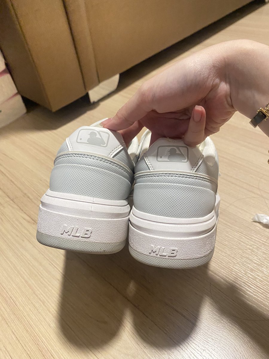 jaomumoo's tweet photo. ส่งต่อ MLB chunky liner 25 cm
2600 รวมส่ง พร้อมกล่อง 
ไม่ค่อยได้ใส่ค่า พร้อมโอนเค้าให้2500 

#ส่งต่อรองเท้า #รองเท้ามือสอง #MLB #ส่งต่อMLB #ส่งต่อรองเท้าผ้าใบ #adidas #โล๊ะตู้ #ร้องเท้าผ้าใบมือสอง #ส่งต่อเสื้อผ้ามือสอง https://t.co/86HTLbhe4q