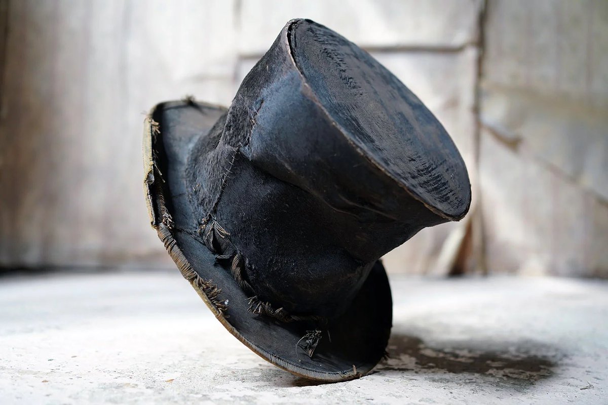 Got myself an excellent theatre gig lined up for this coming autumn/winter, where I shall be wearing my acting hat once again. 
Not allowed to announce it until the theatre does. 🙁
Suffice to say, I’m more than a tiny bit excited!
Watch this space. 👀