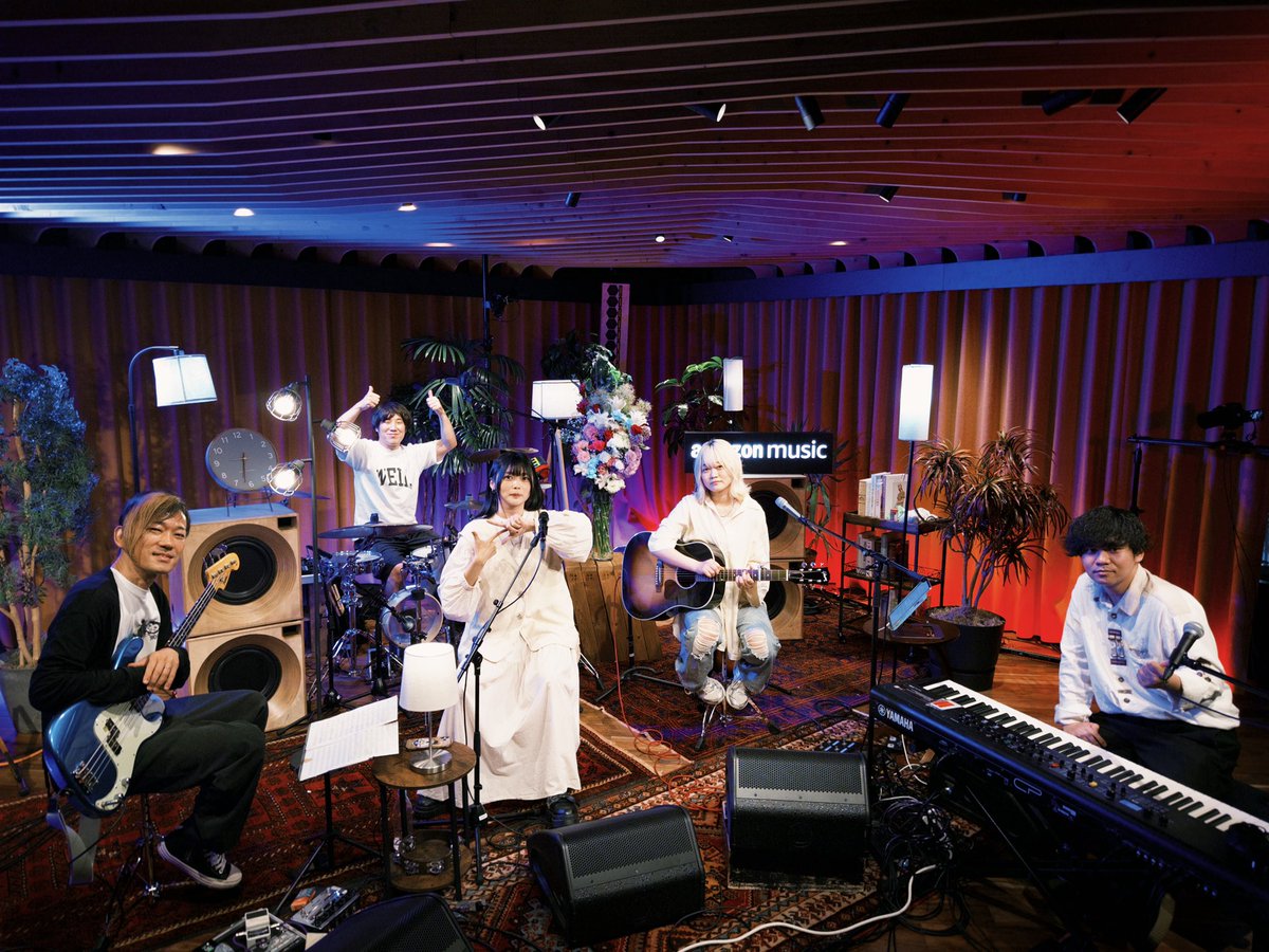 _nakigoto_'s tweet image. 【🪄Info...💐】

本日20:00〜📢

#なきごと " マジックアワー " 発売記念
スペシャル生配信ライブ 開催！

Amazon studioより、スペシャルな編成でお届け🌝

ご予約はこちらから！
🛒amazon.co.jp/nakigoto

 #なきごと #Amazonstudio