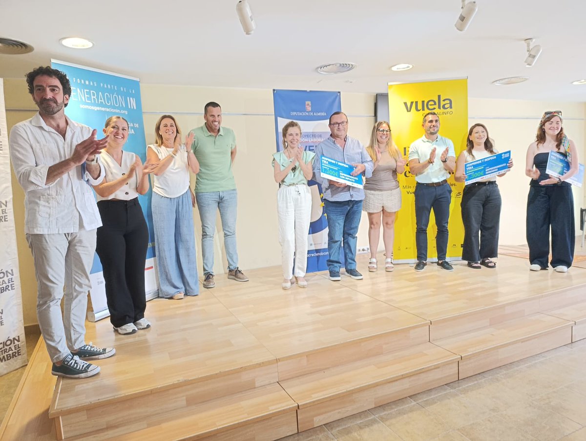 dipalme_almeria's tweet photo. 🌟 12 jóvenes con 12 sueños

🛫 El concurso "Emprende y Despega Vera 2025" lanza al talento joven almeriense hacia el emprendimiento sostenible e inclusivo. 

🏆 Felicidades a Marina, Carla, Pablo y Simón por demostrar que se puede innovar y emprender desde nuestros pueblos. https://t.co/oPjP3SVt2b