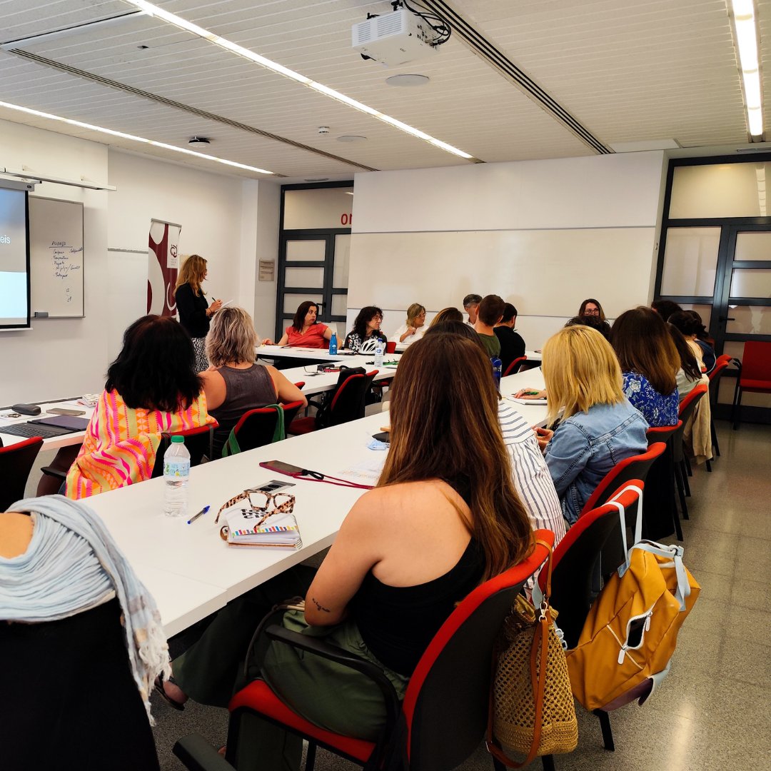 Fundació iSocial (@fund_isocial) on Twitter photo Avui hem realitzat la 3a sessió del curs d’eines per a la gestió d’equips de serveis socials i la prevenció de l’estrès, adreçat a professionals de la <a href="/FMCmunicipis/">Federació Municipis</a>.
Amb aquesta formació fem un pas més cap a entorns laborals sostenibles, centrats en el benestar de les persones. Avui hem realitzat la 3a sessió del curs d’eines per a la gestió d’equips de serveis socials i la prevenció de l’estrès, adreçat a professionals de la <a href="/FMCmunicipis/">Federació Municipis</a>.
Amb aquesta formació fem un pas més cap a entorns laborals sostenibles, centrats en el benestar de les persones.
