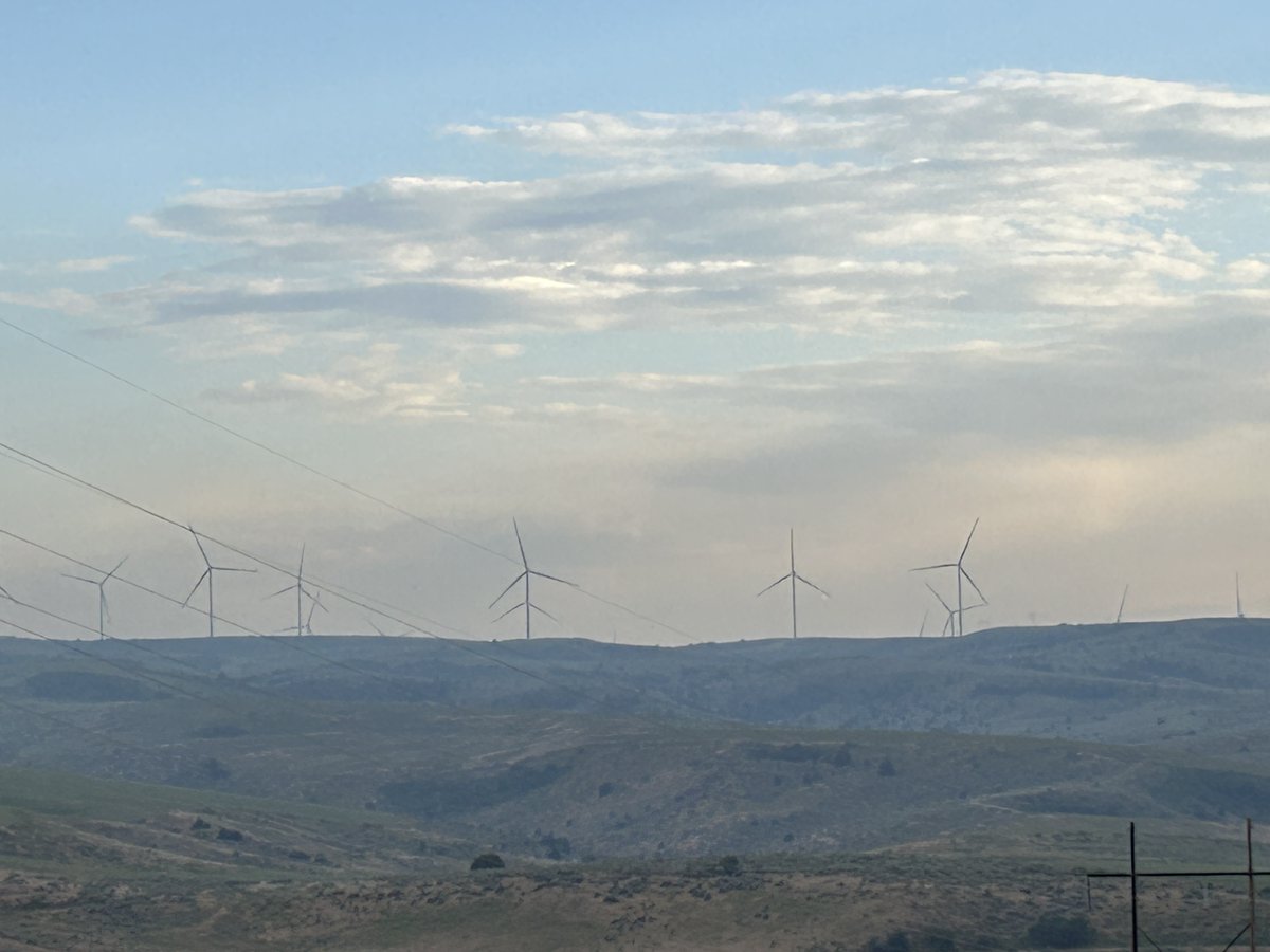 ToddKunzTV's tweet image. My photos from backside of the Garden Creek Fire east of Firth, #Idaho on the Fort Hall Reservation. Sho-Ban News reports it started at 12:30pm in the Lincoln Creek District. It is 1,000 acres as of Tuesday evening and 0% contained. Evacuations are in order. #wildfire #forthall