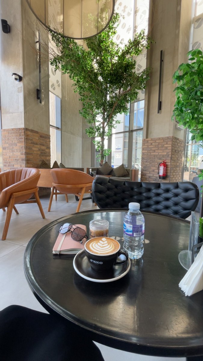 i___Zekrasaad's tweet photo. سبحان من جعل المدينة التي أنظر إليها كمحطة توقف لإكمال الرحلة، سكني وسكينتي سبحان من جعل مدينة بأكملها بيتي لأنه بها 🤍. 

"لي هو في وسط جدة ضاع قلبي " https://t.co/UPk0c1zfHO