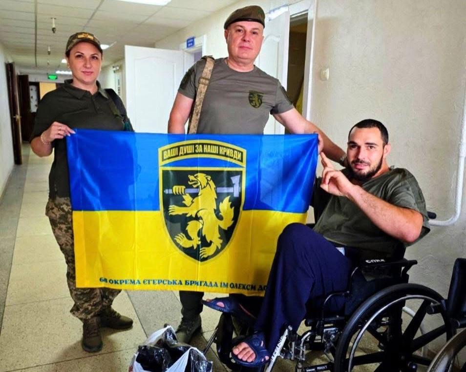 68oebr's tweet image. Відділення цивільно-військового співробітництва 68-ї окремої єгерської бригади ім. Олекси Довбуша відвідало наших поранених побратимів у шпиталі.
Привезли речі, поговорили, дізналися, чого ще бракує. Просто були поряд. Адже підтримка важлива. Особливо в такі моменти. Вона дає…
