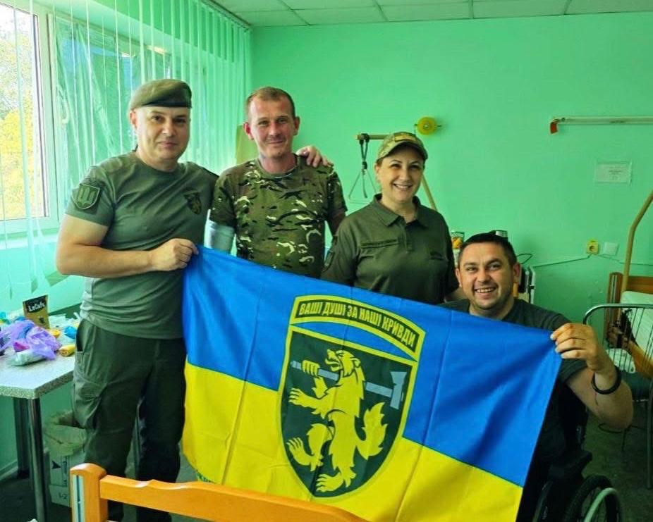 68oebr's tweet image. Відділення цивільно-військового співробітництва 68-ї окремої єгерської бригади ім. Олекси Довбуша відвідало наших поранених побратимів у шпиталі.
Привезли речі, поговорили, дізналися, чого ще бракує. Просто були поряд. Адже підтримка важлива. Особливо в такі моменти. Вона дає…