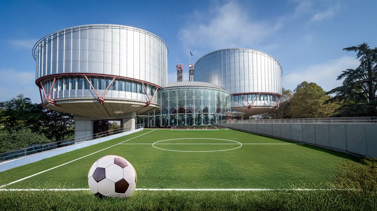 Zugang zur Justiz und Schutz vor Rassismus, Sexismus, Homophobie, Diskriminierung und Hass: Zum Start der ⚽️ #EM2025 befasst sich Dr. iur. Daniel Rietiker mit den Menschenrechten von Fussballerinnen &amp; Fussballern.  
📍unser-recht.ch/auch-fussballe… 
#Europarat #EMRK #EGMR