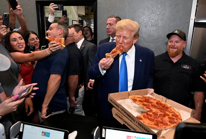 Grabbing food with your hands? Kinda uncivilized.😆