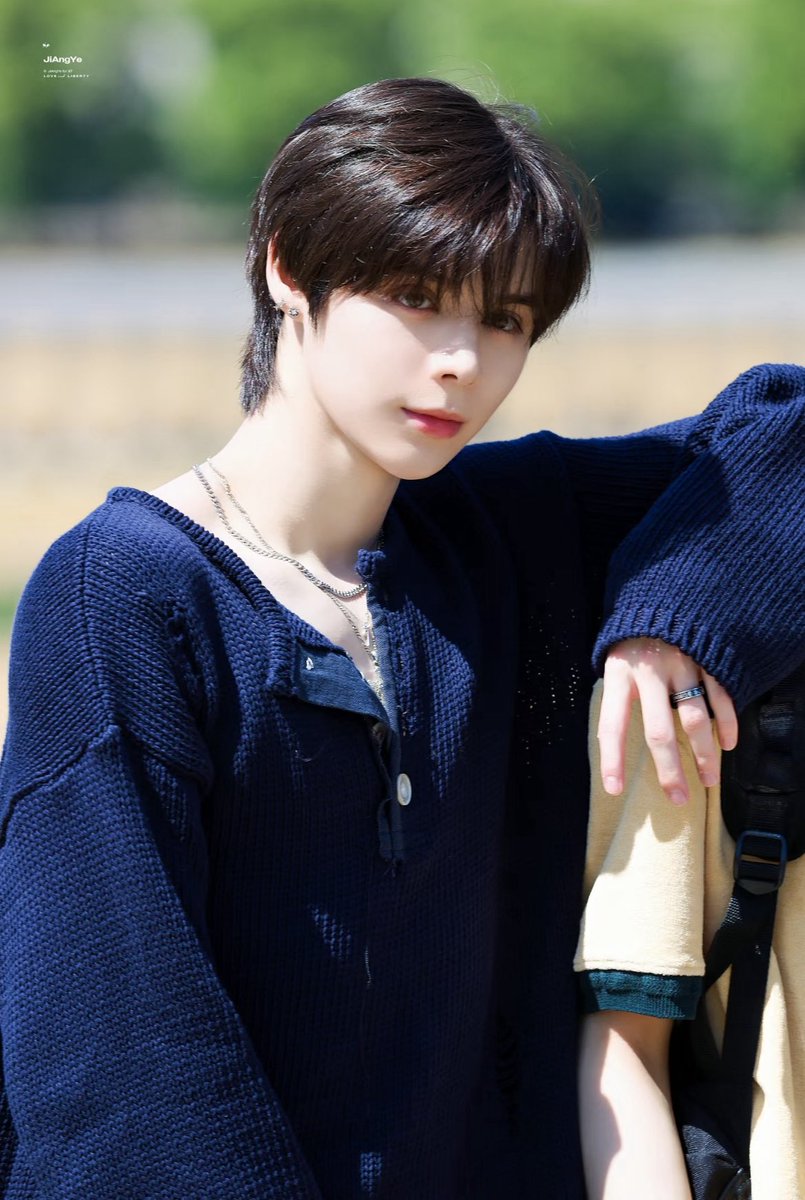 jj_Sophina's tweet photo. 250629
My world was bright when I saw you.
Cr.酱糊小狗
#JUSTINJAY #JayJay
#TakagiJustinJay
#JUSTIN #제이제이
#저스틴 #ジェイジェイ
#SMTR25 #SMNBG https://t.co/Pf8PF8KIP1