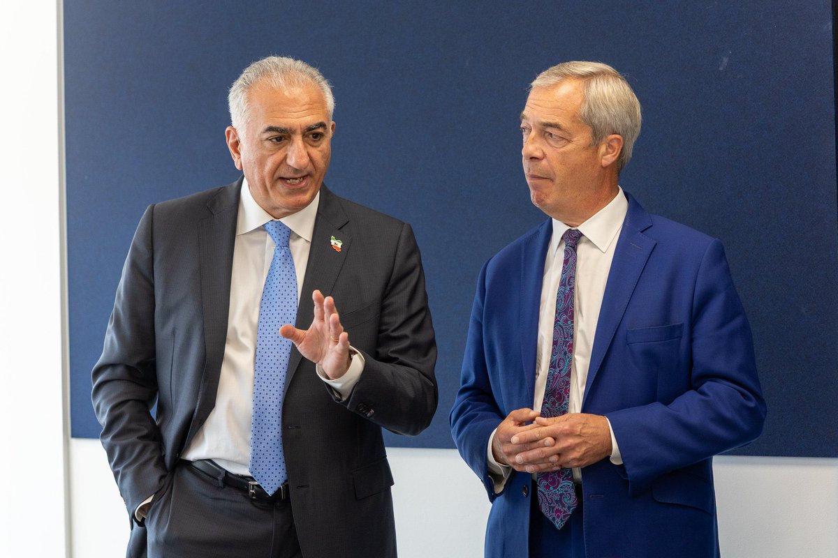 ما ایرانیان در این ۴۶ سال بسیار تحقیر شدیم. 

یک سیاستمدار درست ‌حسابی،قوی و مردمی نداشتیم که وقتی در کنار سیاستمداران گردن کلفت دنیا بایستد,احساس غرور و افتخار کنیم

من شخص چاپلوسی نیستم ولی خدایی نگاه به رفتار و و اعتماد به نفس و‌طرز نشستم شهریار 
#KingRezaPahlavi در این…

۱/