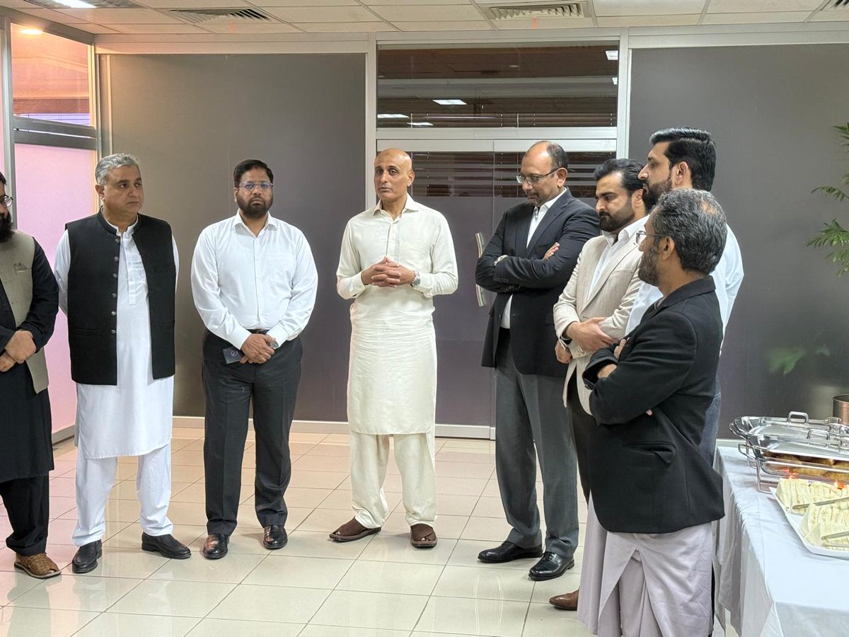 ISGS_PK's tweet photo. The Inter State Gas Systems (Pvt) Limited (ISGS) family bid farewell to Nadeem Bajwa, our outgoing Managing Director/CEO after successfully completing his tenure at the organization. 

Mr. Bajwa's tenure @(ISGS) saw high standards of 1/1 https://t.co/M9QGtEnWGx