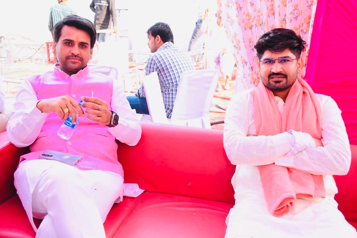 Uday Saradhana ЁЯЗоЁЯЗ│ (@udayssaradhana) on Twitter photo рд░рд╛рдЬрд╕реНрдерд╛рди рд╡рд┐рд╢реНрд╡рд╡рд┐рдзрд╛рд▓рдп рдХреЗ рдкреВрд░реНрд╡ рдЫрд╛рддреНрд░рд╕рдВрдШ рдорд╣рд╛рд╕рдЪрд┐рд╡, рдореБрдВрдбрд╛рд╡рд░ рд╡рд┐рдзрд╛рдпрдХ рдмрдбрд╝реЗ рднрд╛рдИ рд╢реНрд░реА рд▓рд▓рд┐рдд рдпрд╛рджрд╡ рдЬреА рдХреЛ рдЬрдиреНрдорджрд┐рди рдХреА рдмрд╣реБрдд рдмрд╣реБрдд рдмрдзрд╛рдИ рд╡ рд╢реБрднрдХрд╛рдордирд╛рдПрдВред
рдореИрдВ рдИрд╢реНрд╡рд░ рд╕реЗ рдЖрдкрдХреЗ рдЙрддреНрддрдо рд╕реНрд╡рд╛рд╕реНрдереНрдп рдПрд╡рдВ рджреАрд░реНрдШрд╛рдпреБ рдЬреАрд╡рди рдХреА рдХрд╛рдордирд╛ рдХрд░рддрд╛ рд╣реВрдБред
<a href="/lalityadavinc/">Lalit Yadav MLA</a> рд░рд╛рдЬрд╕реНрдерд╛рди рд╡рд┐рд╢реНрд╡рд╡рд┐рдзрд╛рд▓рдп рдХреЗ рдкреВрд░реНрд╡ рдЫрд╛рддреНрд░рд╕рдВрдШ рдорд╣рд╛рд╕рдЪрд┐рд╡, рдореБрдВрдбрд╛рд╡рд░ рд╡рд┐рдзрд╛рдпрдХ рдмрдбрд╝реЗ рднрд╛рдИ рд╢реНрд░реА рд▓рд▓рд┐рдд рдпрд╛рджрд╡ рдЬреА рдХреЛ рдЬрдиреНрдорджрд┐рди рдХреА рдмрд╣реБрдд рдмрд╣реБрдд рдмрдзрд╛рдИ рд╡ рд╢реБрднрдХрд╛рдордирд╛рдПрдВред
рдореИрдВ рдИрд╢реНрд╡рд░ рд╕реЗ рдЖрдкрдХреЗ рдЙрддреНрддрдо рд╕реНрд╡рд╛рд╕реНрдереНрдп рдПрд╡рдВ рджреАрд░реНрдШрд╛рдпреБ рдЬреАрд╡рди рдХреА рдХрд╛рдордирд╛ рдХрд░рддрд╛ рд╣реВрдБред
<a href="/lalityadavinc/">Lalit Yadav MLA</a>