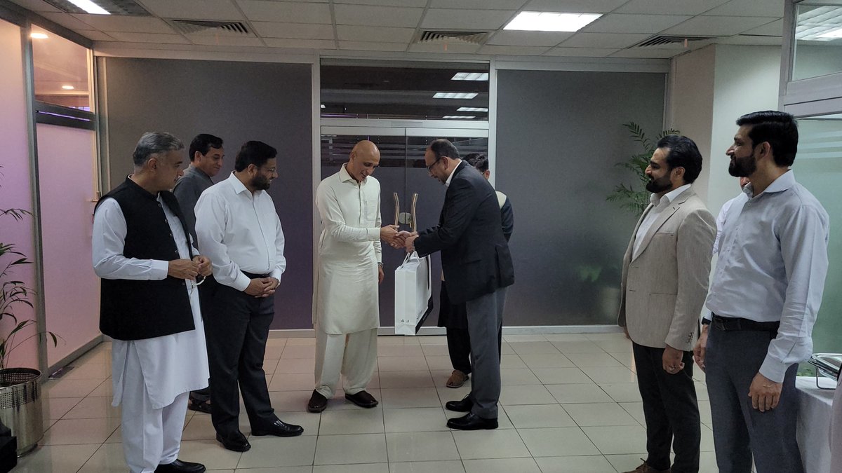ISGS_PK's tweet photo. The Inter State Gas Systems (Pvt) Limited (ISGS) family bid farewell to Nadeem Bajwa, our outgoing Managing Director/CEO after successfully completing his tenure at the organization. 

Mr. Bajwa's tenure @(ISGS) saw high standards of 1/1 https://t.co/M9QGtEnWGx
