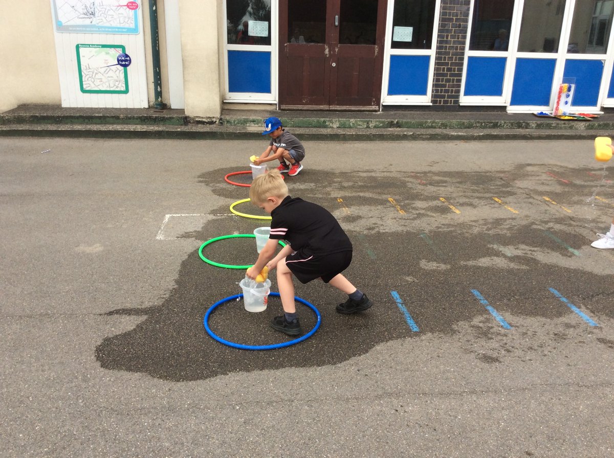 Class 4 participated brilliantly in the Bucket Challenge during Sports Week. With excellent teamwork and determination, they completed the task using water and sponges. A fantastic effort by all involved! #SportsWeek2025 #RowenaGames