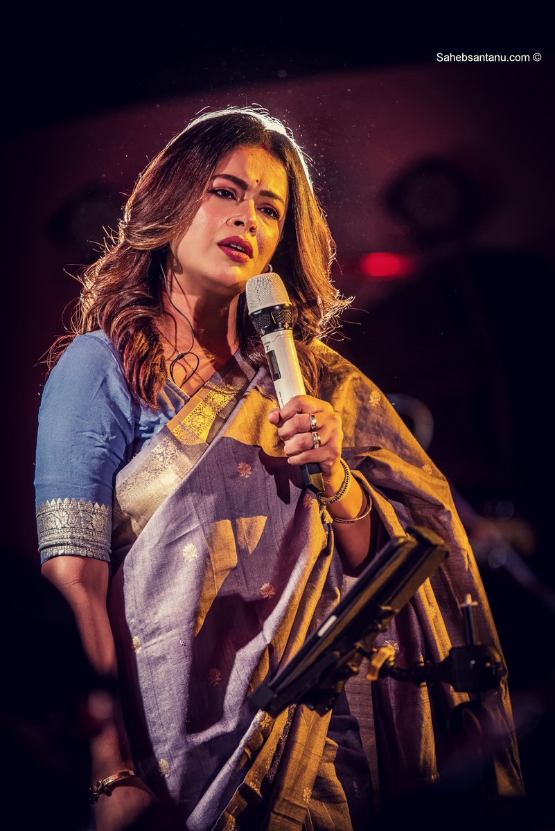 imannmusic's tweet photo. Raw. Intimate. Honest. KCC Offstage Season 2 — a stage where I could just be. 🎙️❤️
.
.
.
.
#kccoffstageseason2 #ImanChakrabortyLive #moments #Grateful #TeamTogetherness https://t.co/30lkviGCmm