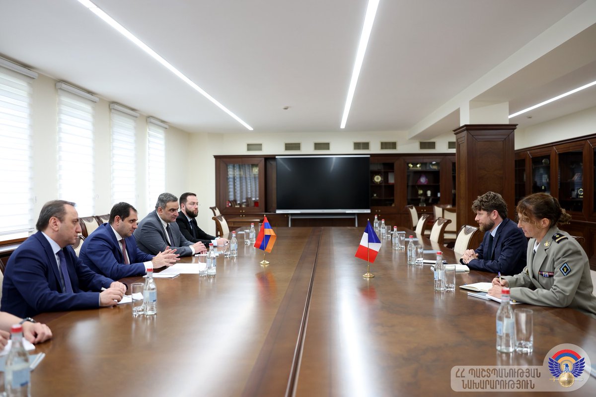 MoD of Armenia ๐ฆ๐ฒ (@armeniamodteam) on Twitter photo ๐ฆ๐ฒ๐ซ๐ท On July 2,Def Min of #Armenia <a href="/papikyan_suren/">Suren Papikyan</a> received the Ambassador of #France to ๐ฆ๐ฒ, <a href="/O_Decottignies/">Olivier Decottignies</a>.
They discussed ๐ฆ๐ฒโ๐ซ๐ท #defence cooperation, highlighting achievements & setting future priorities.
Regional & intl developments were also among the topics of discussion. ๐ฆ๐ฒ๐ซ๐ท On July 2,Def Min of #Armenia <a href="/papikyan_suren/">Suren Papikyan</a> received the Ambassador of #France to ๐ฆ๐ฒ, <a href="/O_Decottignies/">Olivier Decottignies</a>.
They discussed ๐ฆ๐ฒโ๐ซ๐ท #defence cooperation, highlighting achievements & setting future priorities.
Regional & intl developments were also among the topics of discussion.