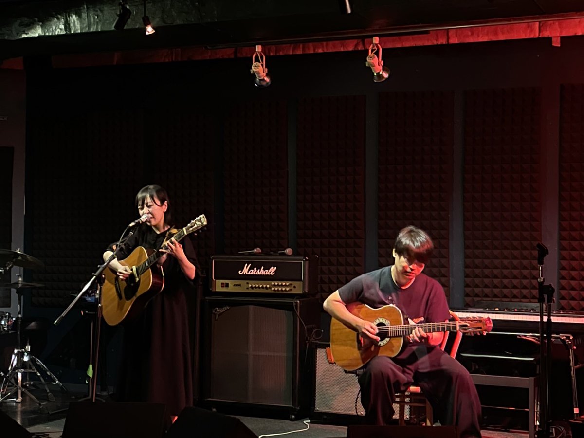 6.30(月) mitoriz企画 一角
企画主mitorizは二度目のライブで初企画！当店の本年アニバーサリー期間ラストを飾っていただきました。

出演は沸々、VOQ、KIPOLLO、mitoriz。それぞれとても良い意味で『どのルート通ってそこに居るんだ！？』という特有世界観。こういう日は良い。アートな匂いがした。