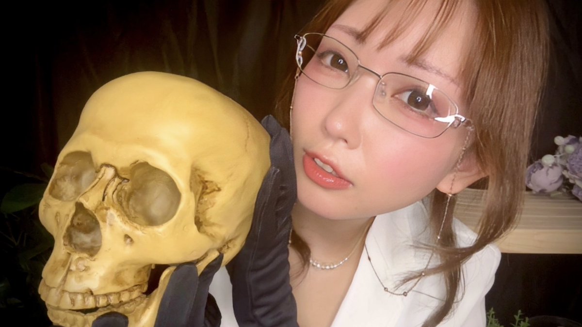 次回のASMR配信のサムネ撮ってました📸

怪しいお医者さんASMR配信です🧑‍⚕️☠️

今週末にやりたいな〜！！！✨