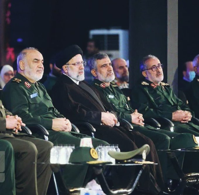 gadabala110's tweet photo. شعار نمی‌دادند ،
شهادت
سبک زندگیشون بود.

#فداییان_ملت https://t.co/07tKUZHYih