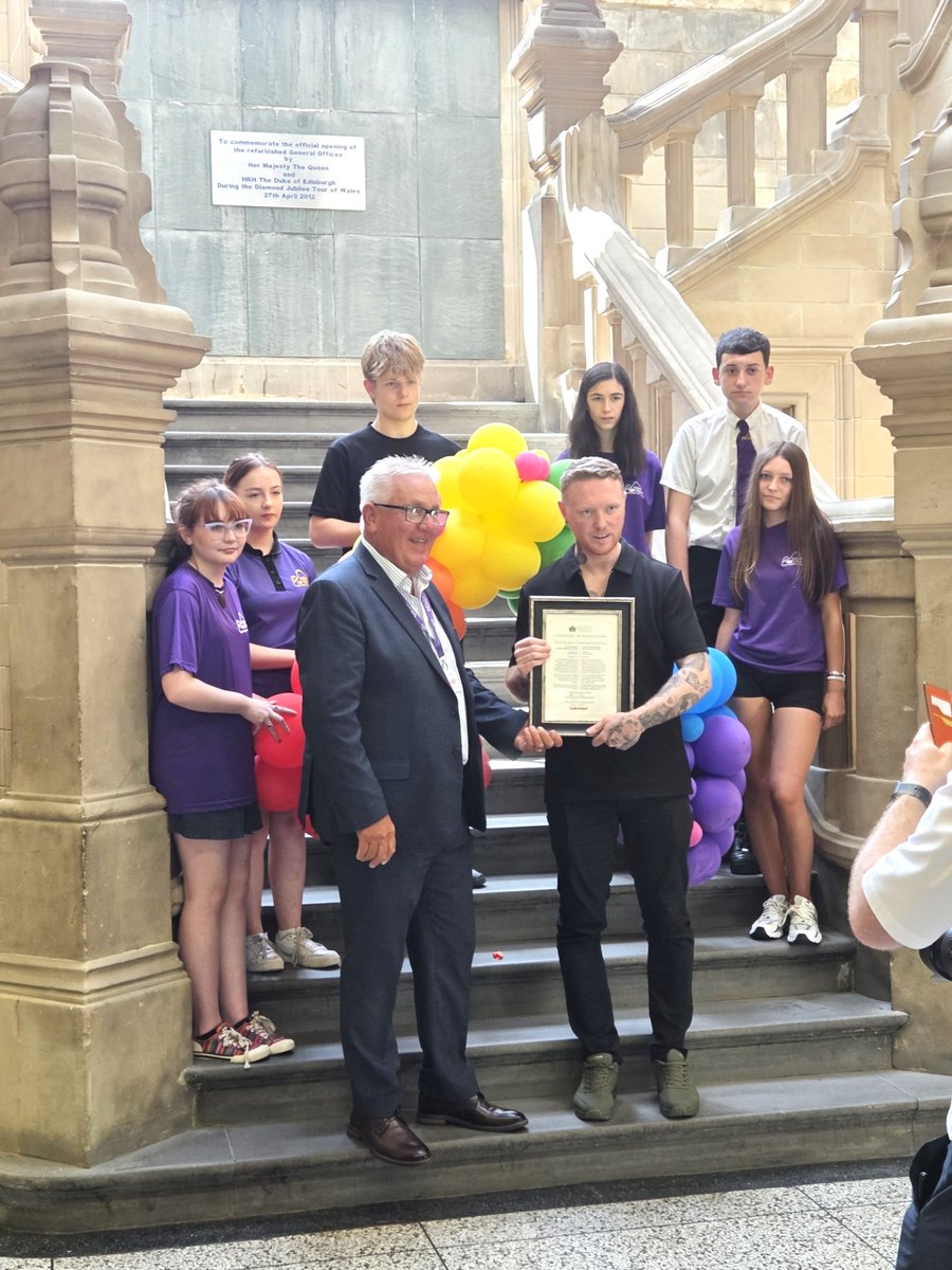 Our pupils were buzzing with excitement to attend Nathan Wyburn receiving a recognition award for his contribution to the Arts. 

We’re so proud to have such a talented artist in our community and to see our pupils inspired by his creativity and dedication🎨🙌#BrightFutures