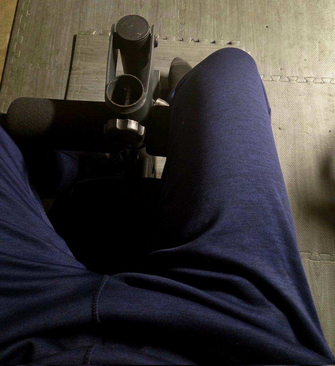 _AnonymousEcho_'s tweet image. Working out at 1am 💪😵‍💫