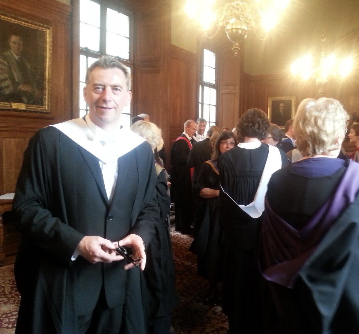 Dr Stuart Moir tweet media