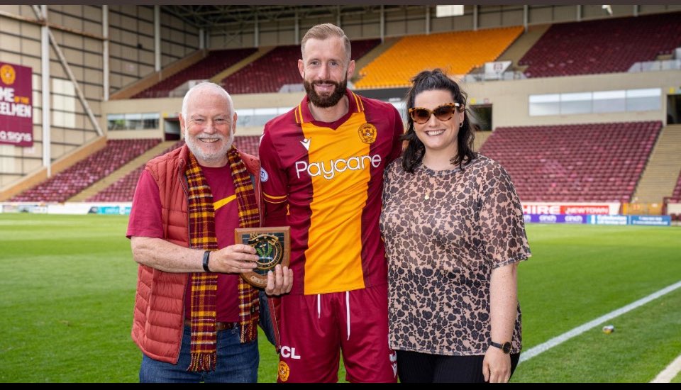 #OTD, Friday 2 July 2021 the club announced the fourth new signing of the summer, Dutch striker Kevin van Veen, was signed on a 2-year deal. 

He would become the first Motherwell player to score in 11 consecutive games, beating Hugh Fergusons' 1919-20 record of 16 goals in the