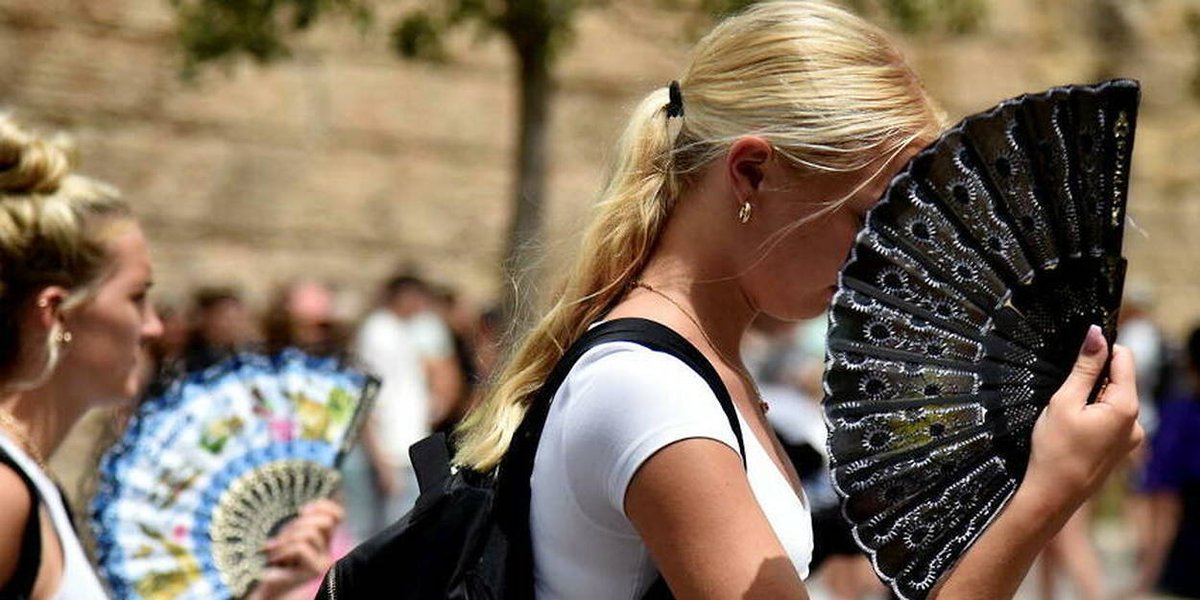 Romain Chauvet (@romainchvt) on Twitter photo L'#Espagne a connu le mois de juin le plus chaud de son histoire, avec une température moyenne de 23,6°C (+3,5 degrés au-dessus de la normale), selon l’agence météorologique espagnole. 
Selon les autorités, 380 personnes sont mortes de causes attribuables à la chaleur en juin. L'#Espagne a connu le mois de juin le plus chaud de son histoire, avec une température moyenne de 23,6°C (+3,5 degrés au-dessus de la normale), selon l’agence météorologique espagnole. 
Selon les autorités, 380 personnes sont mortes de causes attribuables à la chaleur en juin.