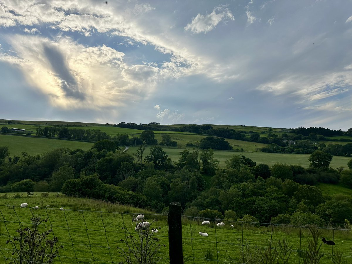 QuantumFreshWtr's tweet image. QUANTUM freshwaters continues with its upscaled national sampling from early morning to sunset in Wales @pj13302 & @AnaCastroCaste. Grateful for the pleasant temperatures ~17-18oC. Hills in shades of green revealing their land use.